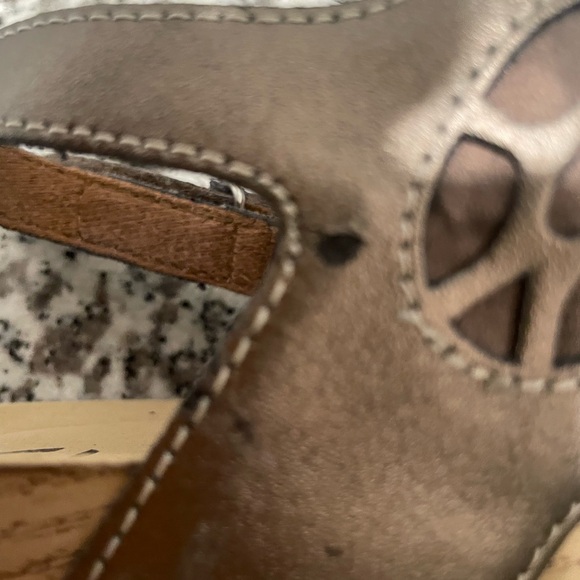 Clarks Bronze Wedge Sandals - Picture 6 of 11